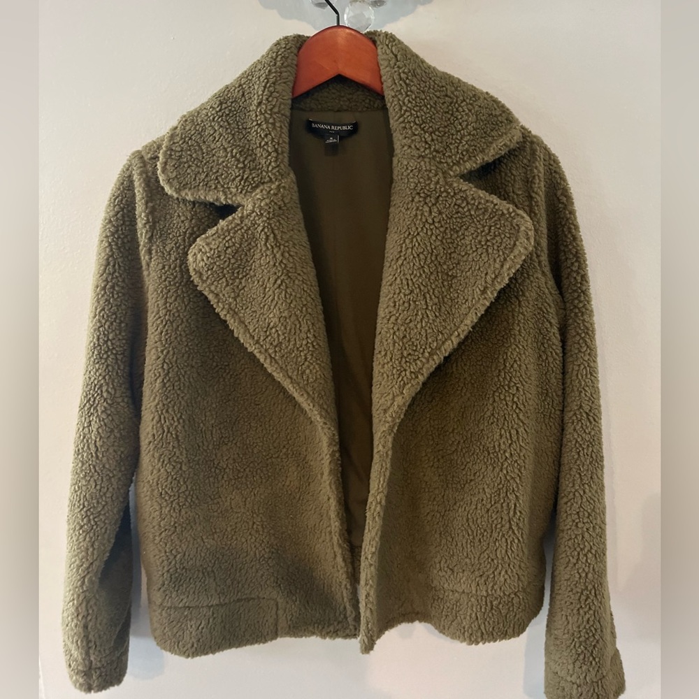 Banana Republic Cropped Sherpa Coat Size Small